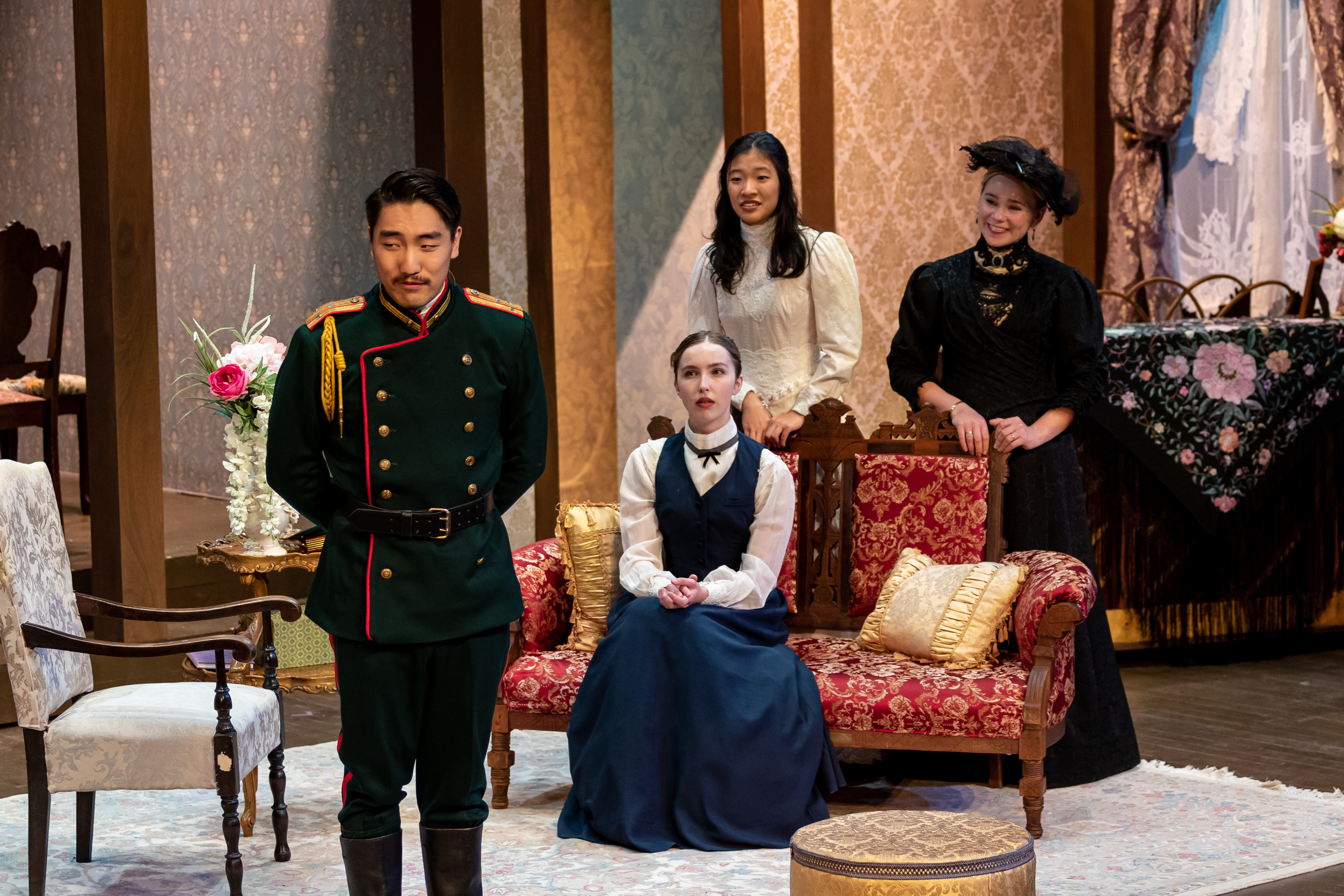Zhang Bai Han as Colonel Vershinin